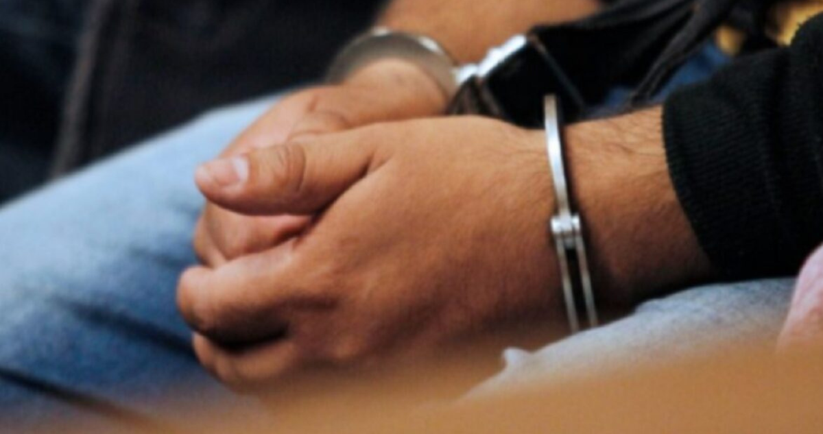 sujetó mató a adolescente en Los Ángeles