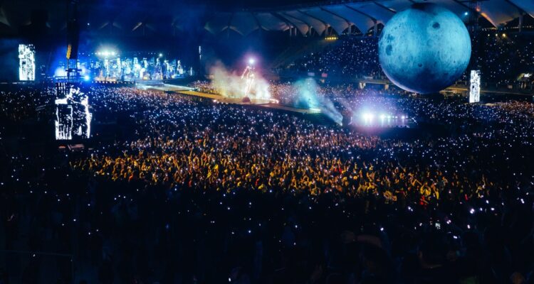 The Weeknd en Chile: Así es el distópico y audaz show donde monta una Luna gigante en La Florida