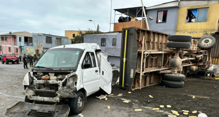 Trabajador municipal de 80 años muere tras volcamiento de camión en Antofagasta