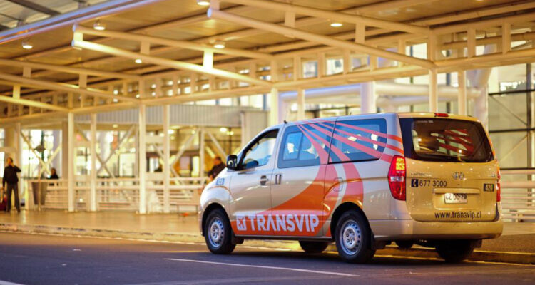 Sernac busca que Tranvip indemnice a pasajeros ante sus incumplimientos en traslados hacia aeropuertos