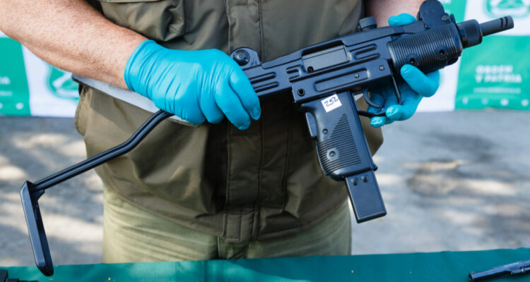 uzi carabinero familia victima