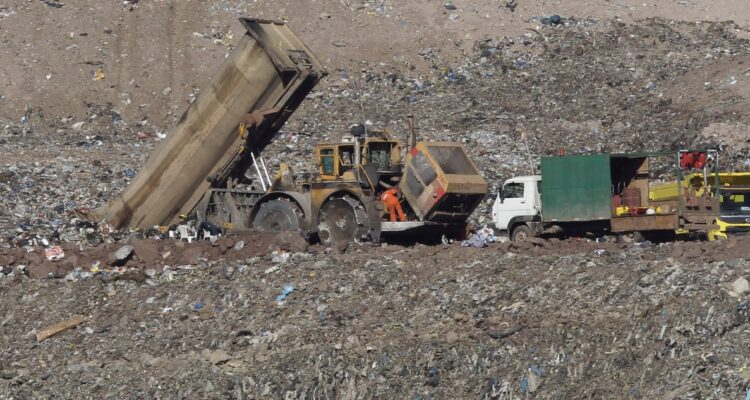 Vertedero relleno Hidronor