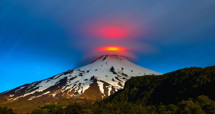 Observatorio volcanológico detecta incremento de sismos en volcán Villarrica: mantienen alerta naranja