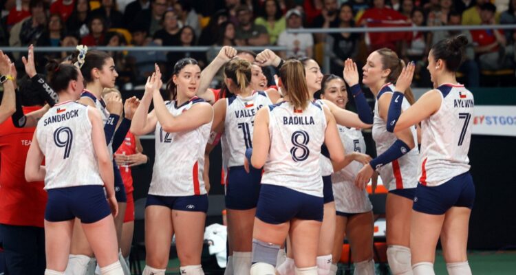 El Team Chile de voleibol piso femenino y un triunfazo ante Colombia en los Juegos Panamericanos de Santiago 2023