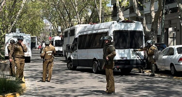 Incidentes en las afueras de la Universidad Academia Humanismo Cristiano