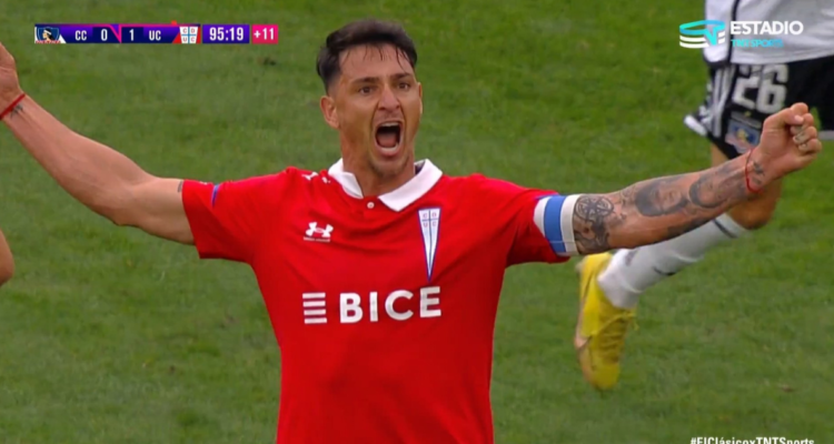 Fernando Zampedri se llenó de críticas tras realizar un lateral y terminar perdiendo el partido.