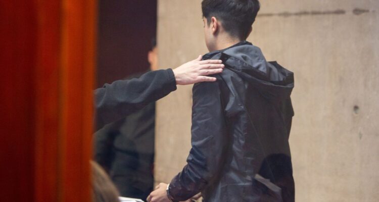 Senador Araya (PPD) insiste en que infractores de ley de 16 y 17 años sean tratados como adultos