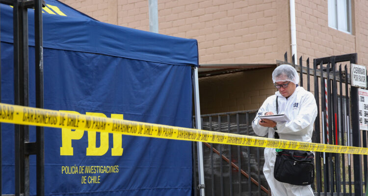 Detienen a adulto mayor acusado de matar a su hermana en Puente Alto