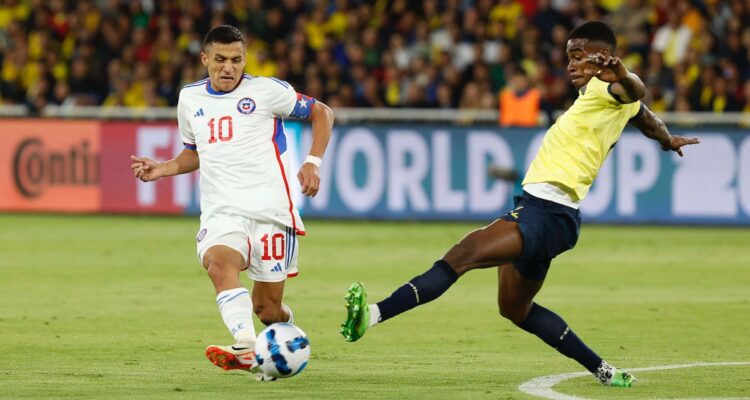 Hinchas de La Roja cargan contra Alexis Sánchez tras caída en Quito