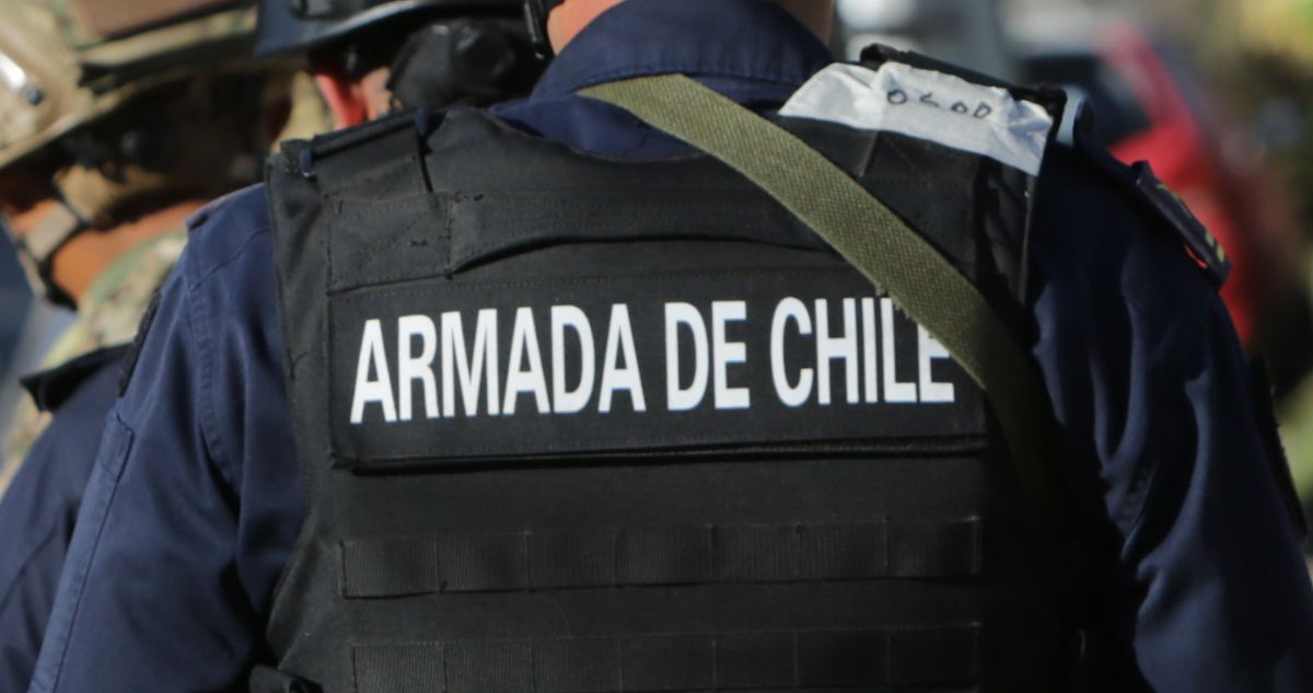 Detienen a 2 funcionarios de la Armada por atacar a chofer de app y amenazarlo de muerte en Valparaíso