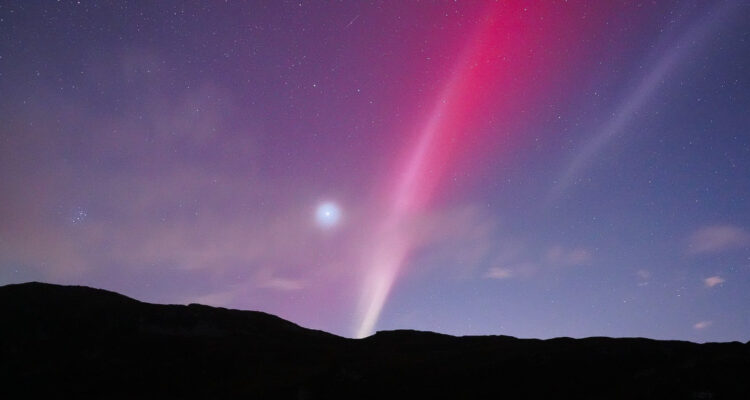 Tormenta geomagnética provocó intensas auroras boreales en lugares de Europa donde son poco frecuentes