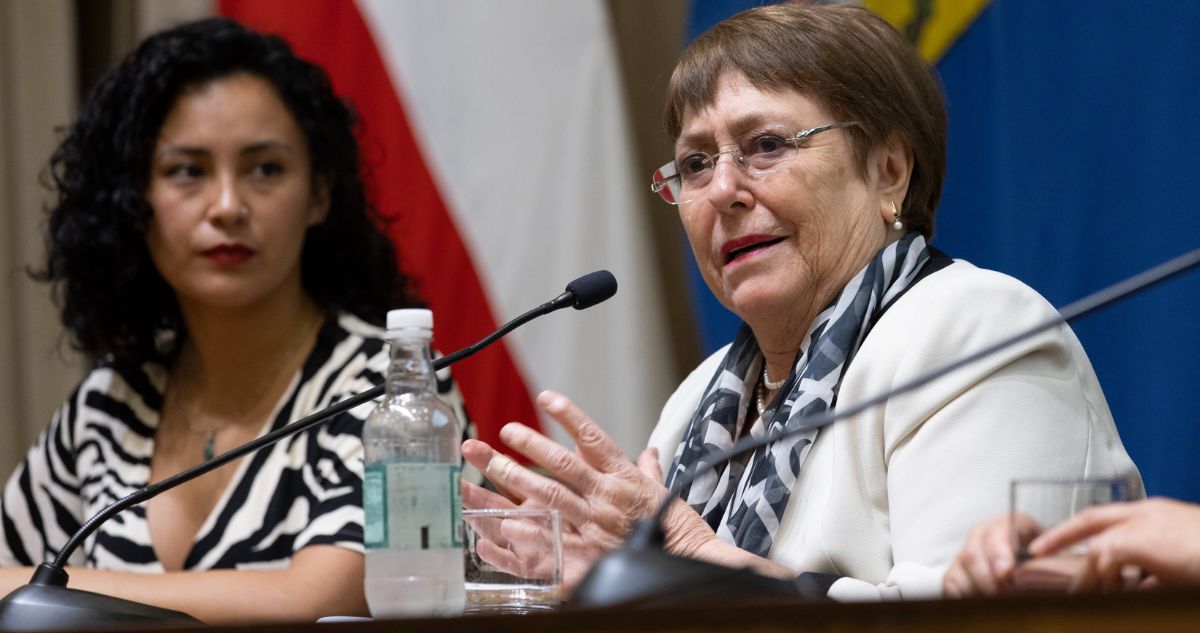 Michelle Bachelet insiste en críticas a propuesta constitucional: aborto en 3 causales “corre riesgo”