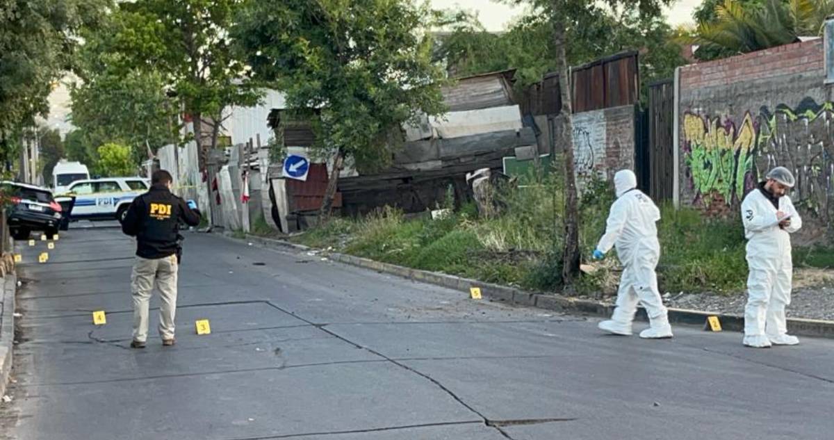 Sujeto fue acribillado al interior de auto mientras circulaba en El Bosque: se encuentra grave