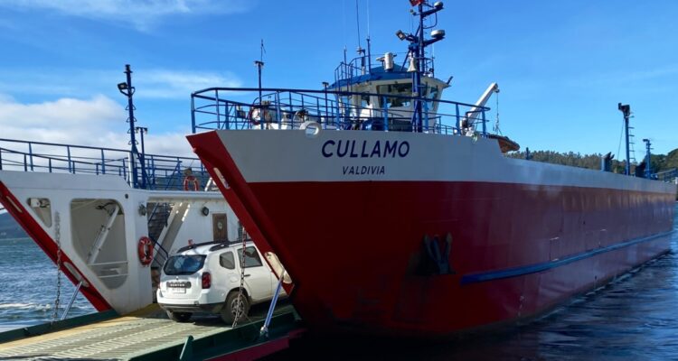 Principal barcaza que conecta Corral con Niebla estará en mantención hasta fines de diciembre