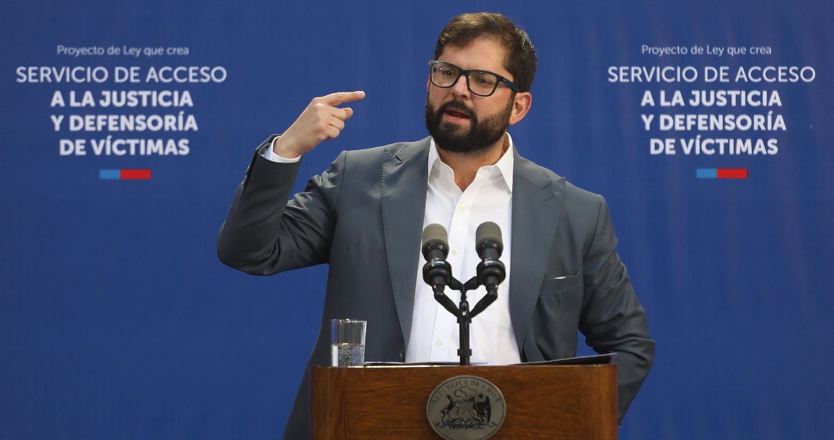 Gabriel Boric dice que llamará a Milei pero deja en suspenso su asistencia a cambio de mando argentino