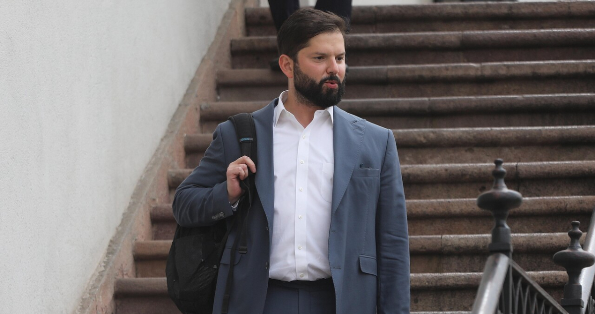 La Moneda confirma viaje de presidente Boric al cambio de mando en Argentina donde asumirá Milei