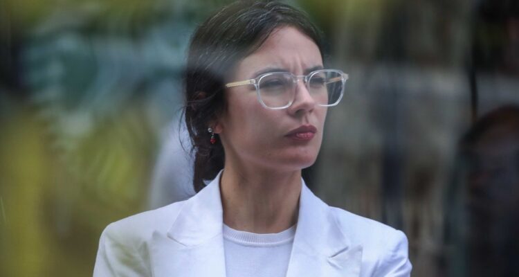 Ministra Vallejo asegura que Presidente Boric aún no decide si irá a cambio de mando de Javier Milei