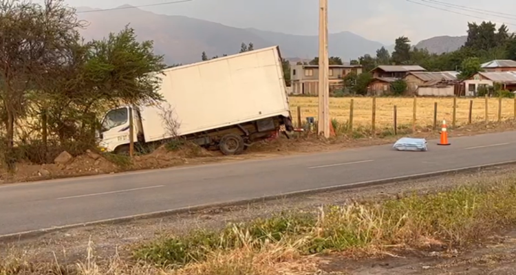 Investigan hallazgo de hombre muerto de un disparo al interior de un camión en Lampa