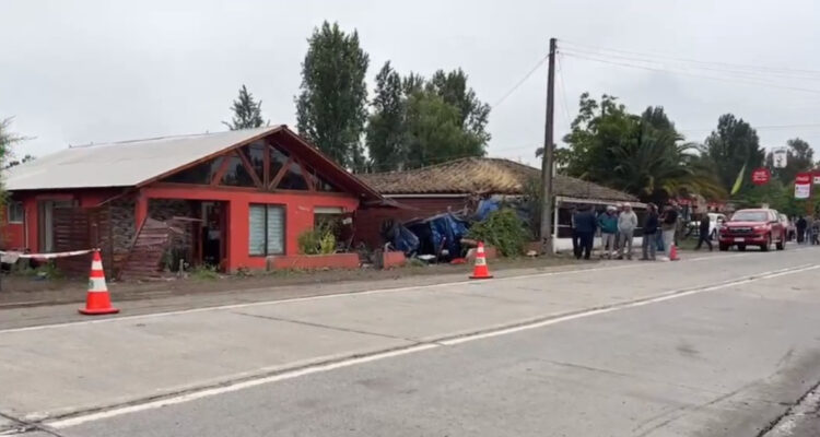 Conductor muere tras estrellar su camioneta contra una casa en San Javier