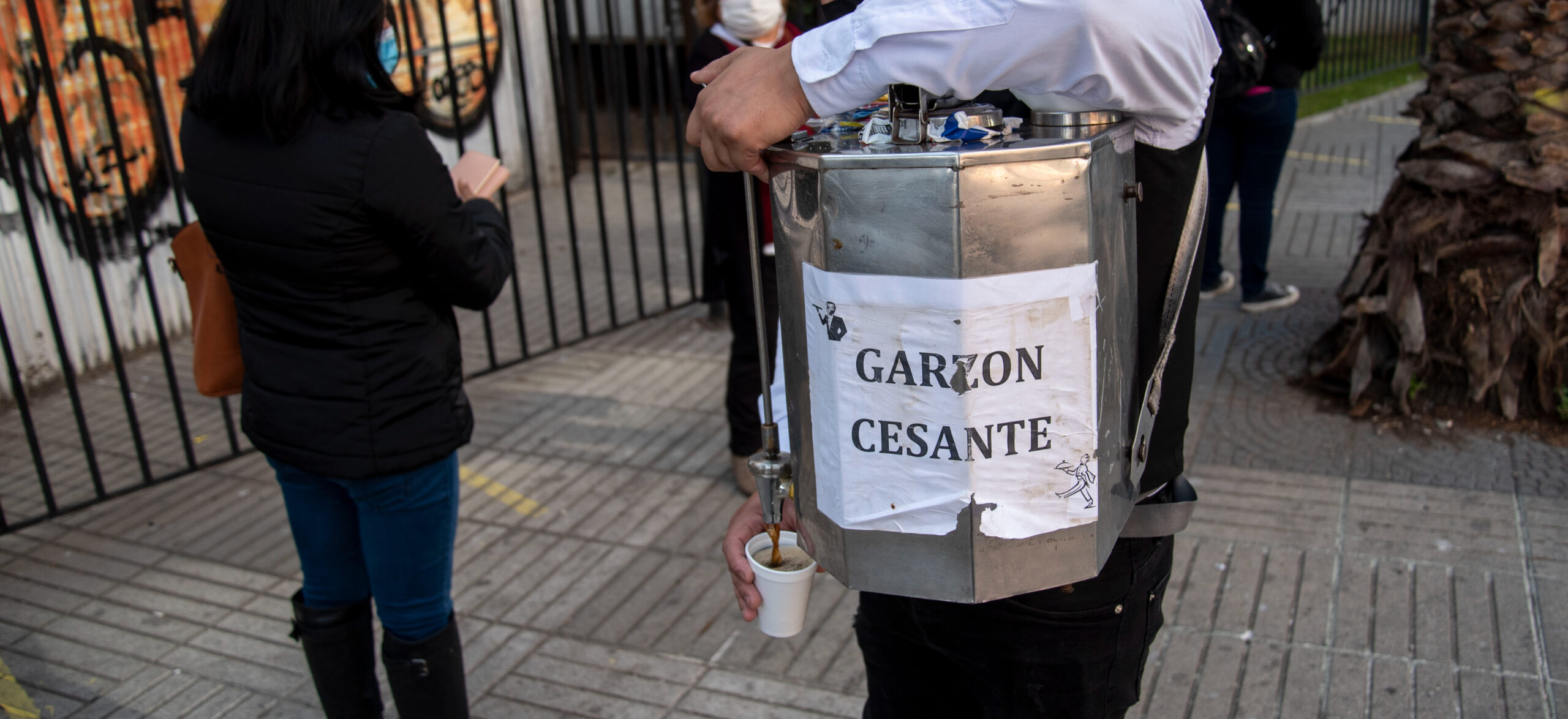 El desempleo a nivel nacional escala por duodécima vez llegando a 8,9% y en la RM ya está en 9,8%