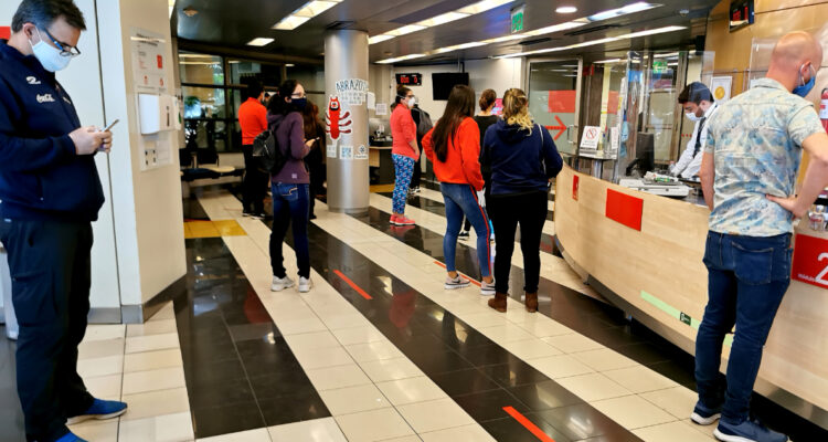 Clínicas emiten alerta y “efectos en sistema público” en caso que se aplique fallo por GES a isapres