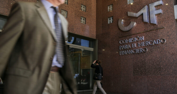 CMF asegura que adoptará “medidas que sean pertinentes” en caso que funcionarios hayan aceptado coimas