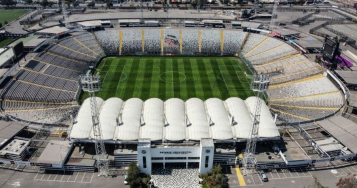 Colo Colo recibirá a U. Española en la dañada cancha del Monumental y activa plan de urgencia
