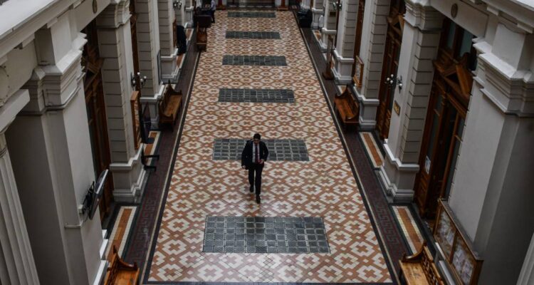 Cortes de Santiago y San Miguel elaboran terna para elegir fiscal regional Metropolitana Occidente