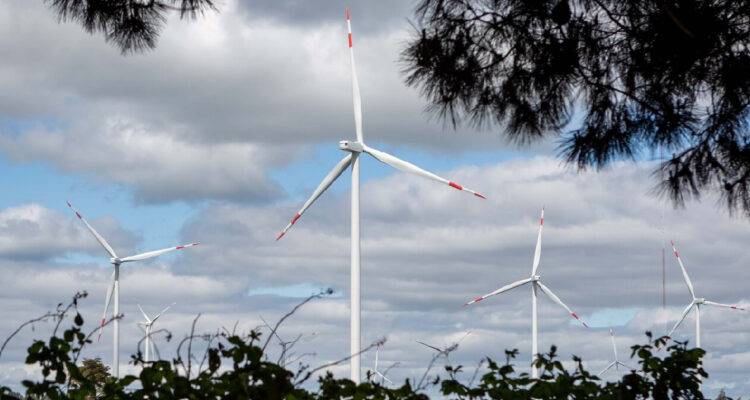 obras de Parque Eólico Caman están paralizadas tras atentados y problemas económicos