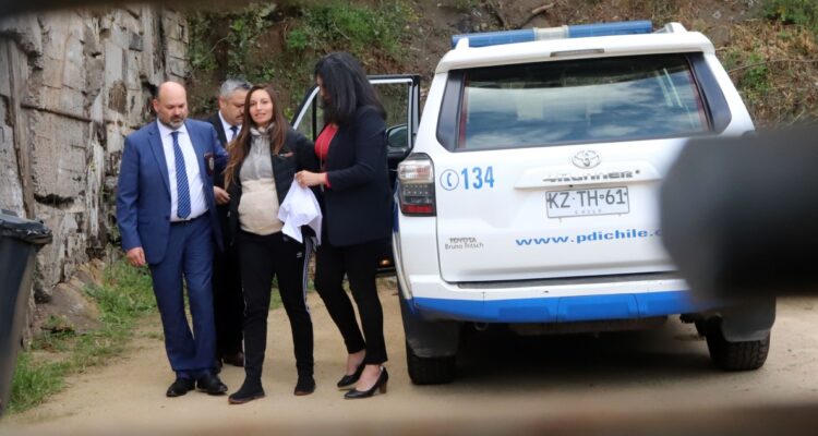 Detención de funcionaria municipal de Algarrobo por desfalco de mil millones de pesos