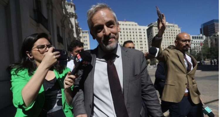 Bancada RN pide a ministra Tohá que remueva a Luis Thayer del Servicio Nacional de Migraciones