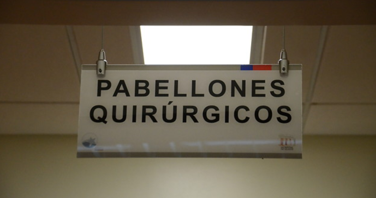 La reactivación del sistema asistencial luego de la pandemia y las inmensas listas de espera en el sistema de salud pública han provocado duras críticas por parte de senadores y ex autoridades de Gobierno.