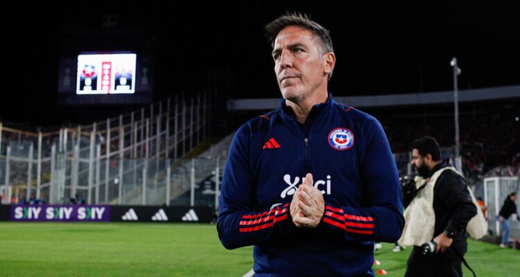 Eduardo Berizzo renunció y La roja busca DT para este martes contra Ecuador