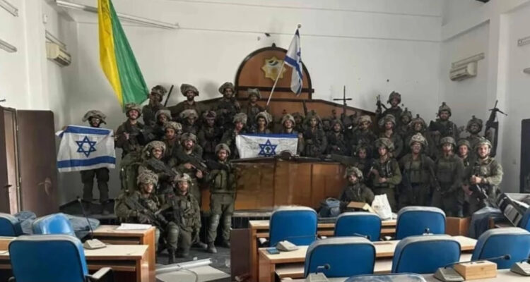 Ejército israelí toma el control del Parlamento y de todas las instituciones de Hamás en Gazaf