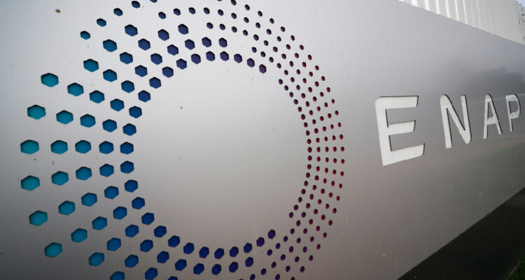 logo de enap en la refinería de Concón