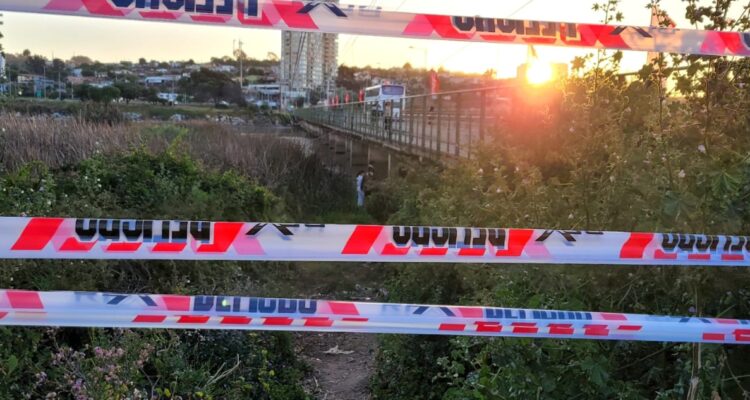 Encuentra cuerpo de mujer