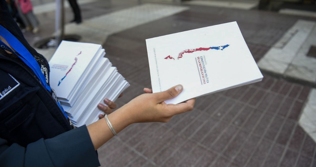 Gobierno inicia distribución de propuesta constitucional previo a lanzar primer spot por plebiscito