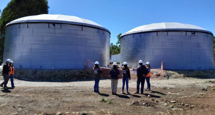 Estanque de planta elevadora