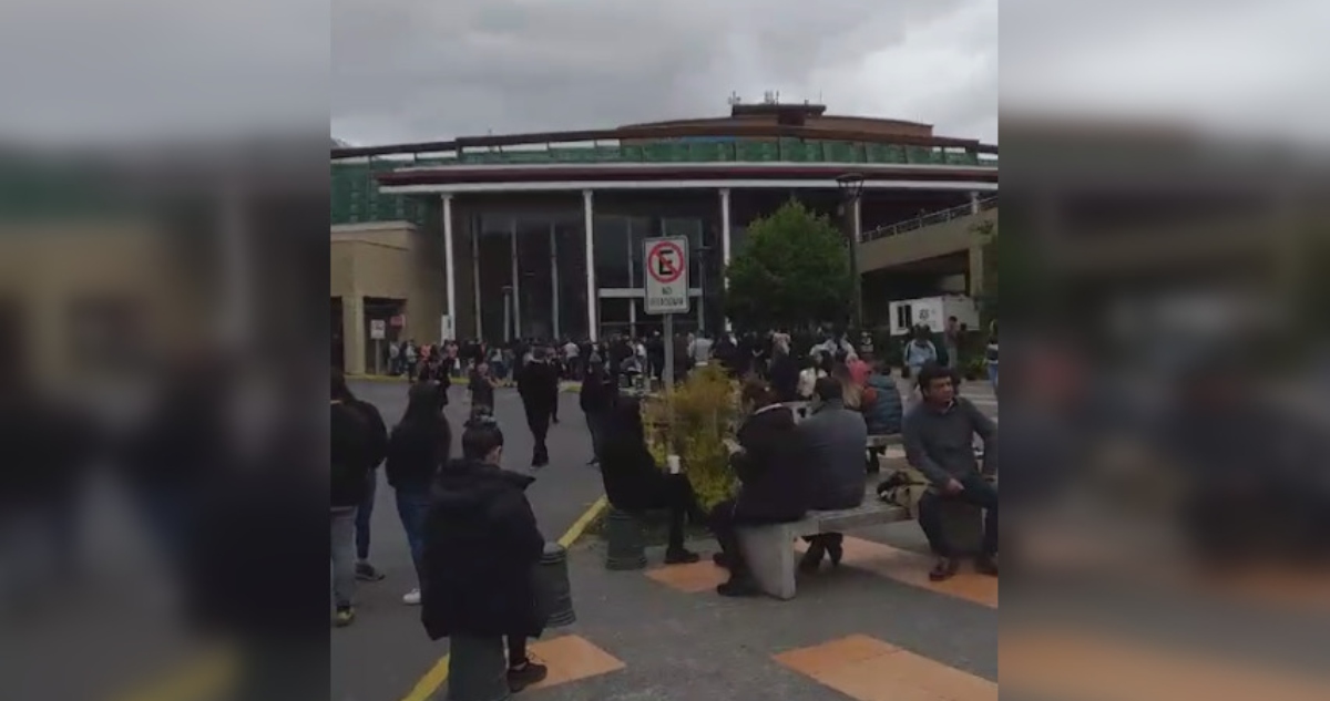 Evacuación en mall del trébol