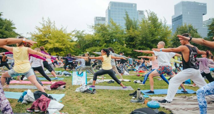 Festival de yoga Wanderlust celebrará sus 10 años en Parque Araucano de Las Condes