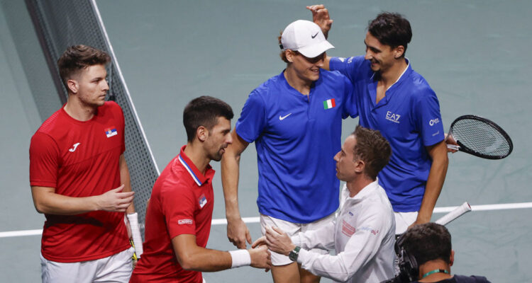 Italia se metió en la final de Copa Davis tras eliminar a Serbia.