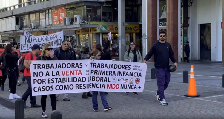 Protesta de funcionarios de Mejor Niñez