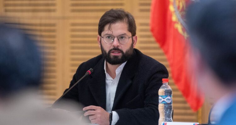 Boric en EEUU cuestiona “agresión terrorista” de Hamás y “desproporcionada respuesta de Israel”