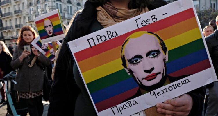 Rusia declara como "extremista" al movimiento LGBT y prohíben todas sus actividades