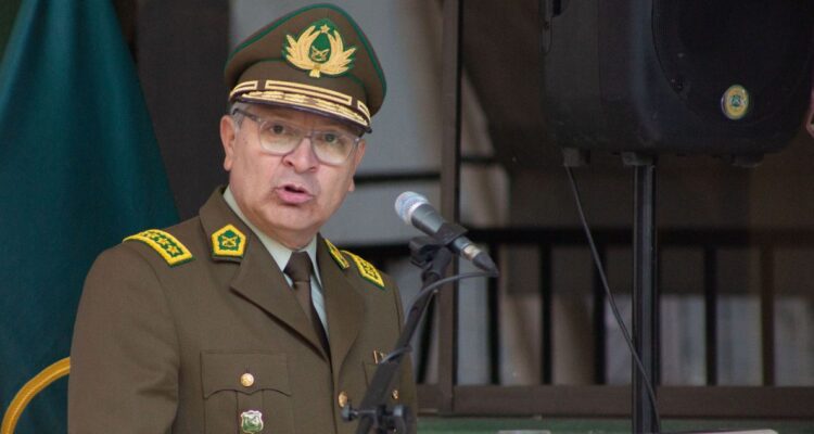 Defensa de general Yáñez pide su sobreseimiento en causa por delitos de lesa humanidad en estallido