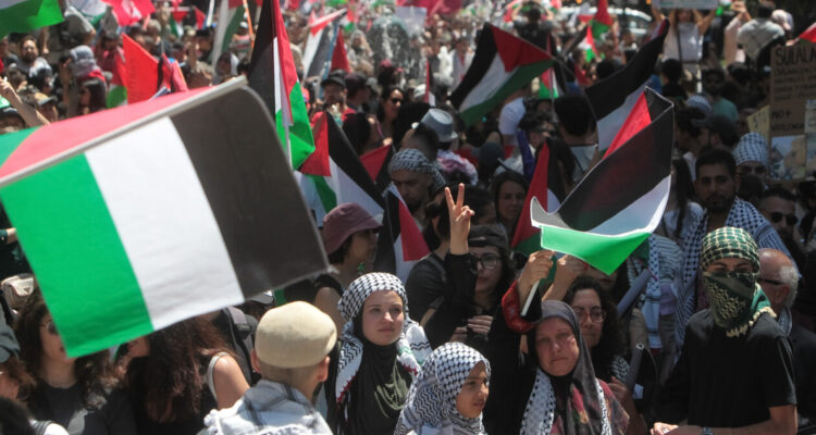 Masiva marcha contra “genocidio en Gaza”: Embajadora palestina pidió a Israel terminar la agresión