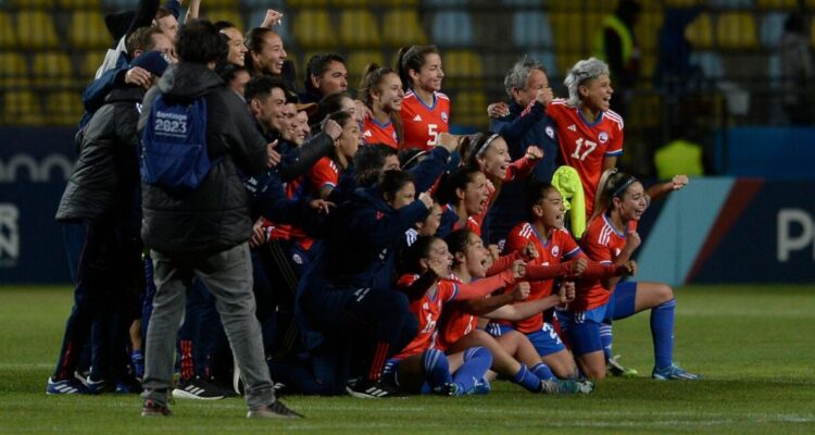 La ausencia de cracks de LA Roja femenina en final por el oro sigue siendo polémica: habló gerente de selecciones