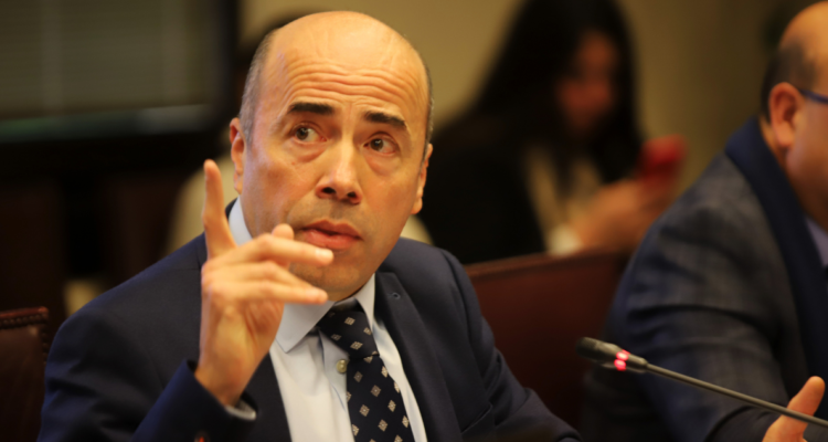 Gores y caso convenios