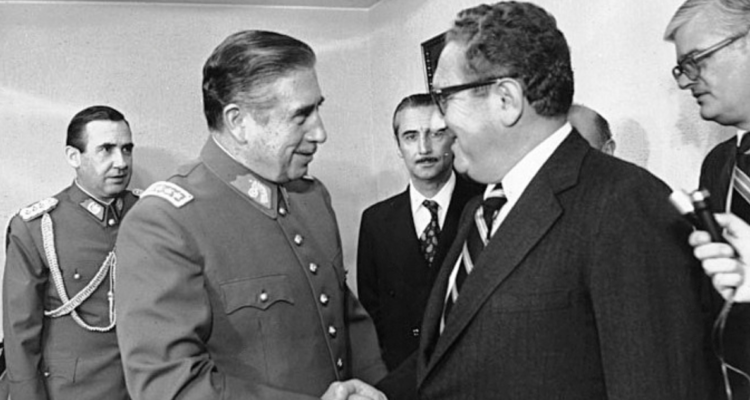 Augusto Pinochet y Henry Kissinger