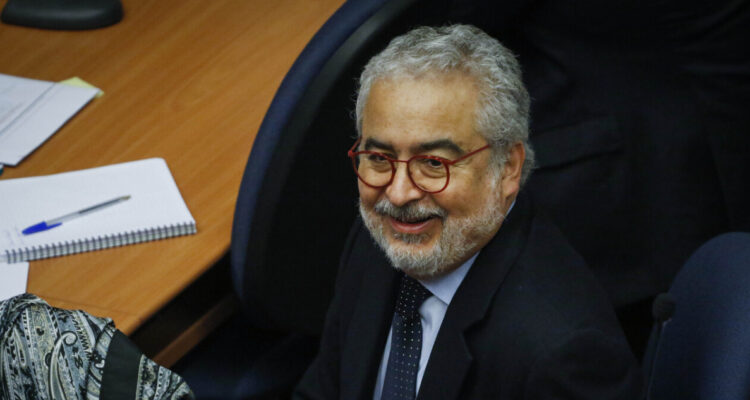 “Operación oscura” y “maniobra siniestra”: Hermosilla rompe el silencio por supuestos pagos al SII